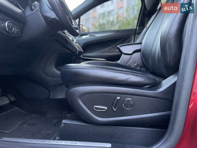Красный Линкольн МКС, объемом двигателя 2 л и пробегом 115 тыс. км за 16999 $, фото 12 на Automoto.ua