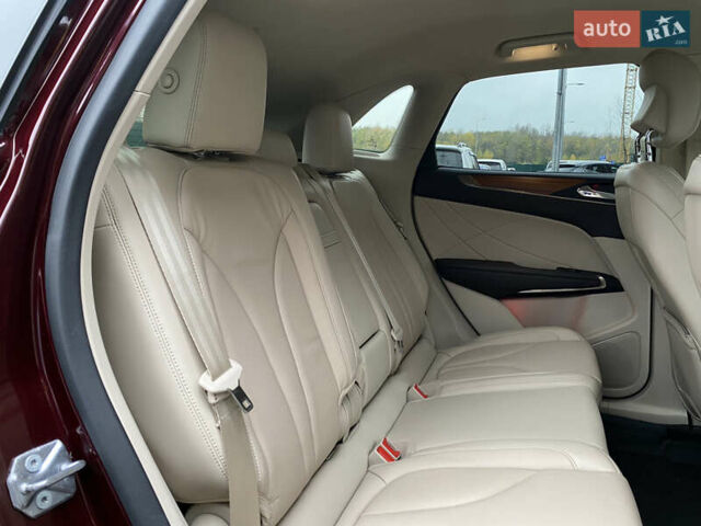 Красный Линкольн МКС, объемом двигателя 2 л и пробегом 51 тыс. км за 17490 $, фото 29 на Automoto.ua