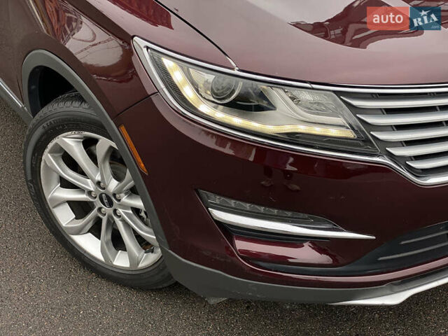 Красный Линкольн МКС, объемом двигателя 2 л и пробегом 51 тыс. км за 17490 $, фото 4 на Automoto.ua