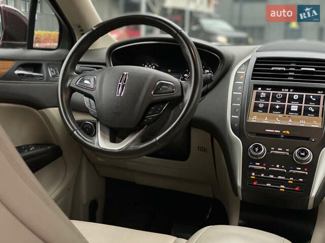 Красный Линкольн МКС, объемом двигателя 2 л и пробегом 51 тыс. км за 17490 $, фото 31 на Automoto.ua