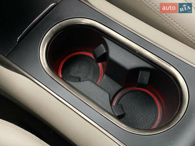 Красный Линкольн МКС, объемом двигателя 2 л и пробегом 51 тыс. км за 17490 $, фото 33 на Automoto.ua