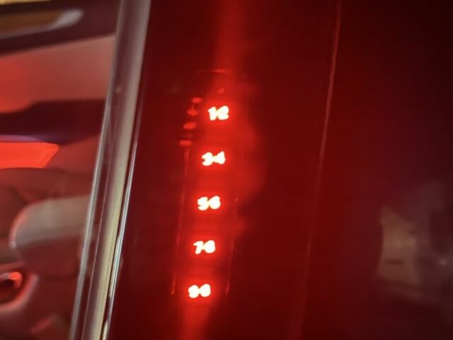 Червоний Лінкольн МКС, об'ємом двигуна 2 л та пробігом 115 тис. км за 21000 $, фото 21 на Automoto.ua