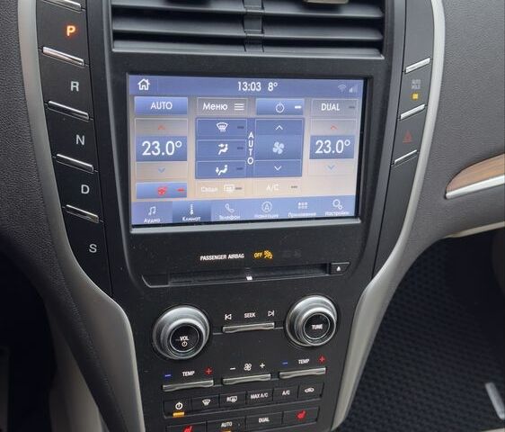 Червоний Лінкольн МКС, об'ємом двигуна 2 л та пробігом 115 тис. км за 21000 $, фото 18 на Automoto.ua