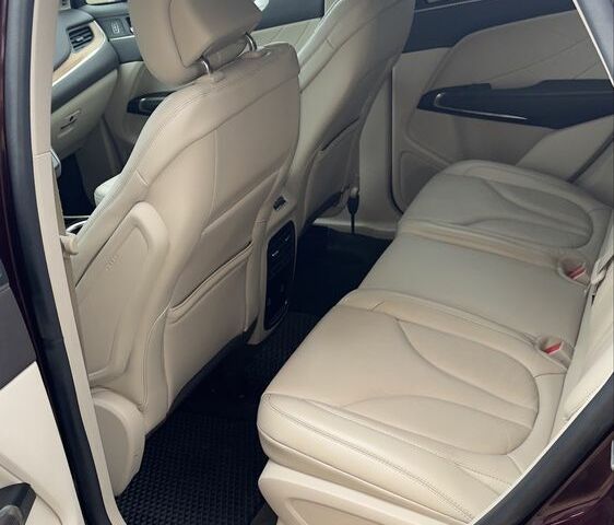 Червоний Лінкольн МКС, об'ємом двигуна 2 л та пробігом 115 тис. км за 21000 $, фото 6 на Automoto.ua