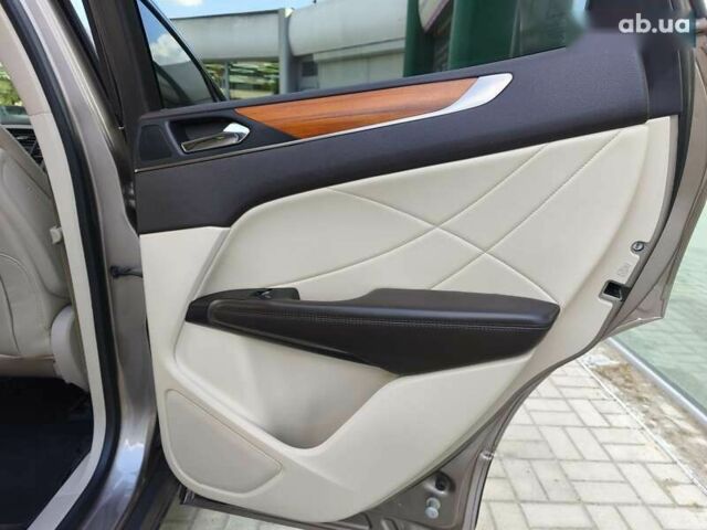Линкольн МКС, объемом двигателя 2 л и пробегом 85 тыс. км за 18900 $, фото 13 на Automoto.ua