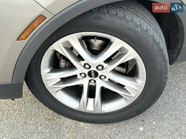 Жовтий Лінкольн МКС, об'ємом двигуна 2 л та пробігом 176 тис. км за 14990 $, фото 4 на Automoto.ua