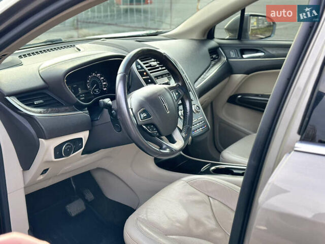 Жовтий Лінкольн МКС, об'ємом двигуна 2 л та пробігом 176 тис. км за 14990 $, фото 9 на Automoto.ua