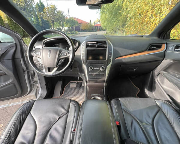 Серый Линкольн МКС, объемом двигателя 2.26 л и пробегом 100 тыс. км за 14000 $, фото 5 на Automoto.ua