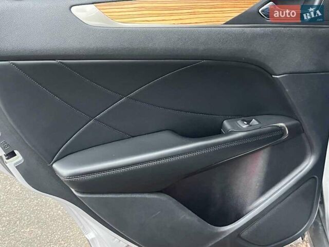 Серый Линкольн МКС, объемом двигателя 2 л и пробегом 146 тыс. км за 13740 $, фото 22 на Automoto.ua