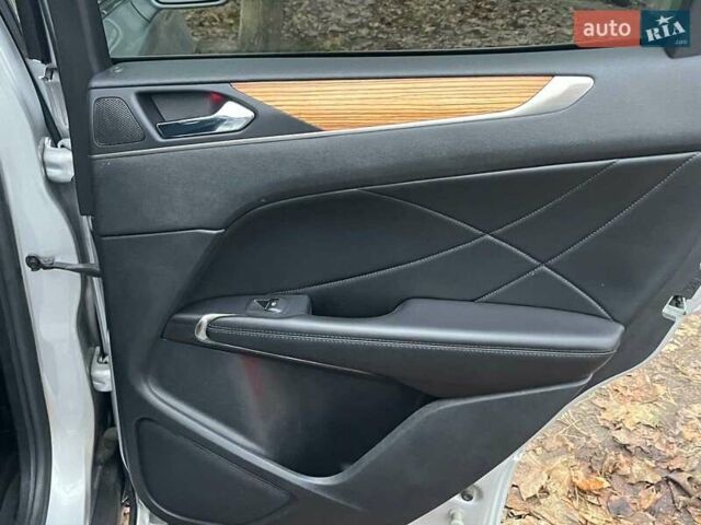 Серый Линкольн МКС, объемом двигателя 2 л и пробегом 146 тыс. км за 13740 $, фото 18 на Automoto.ua