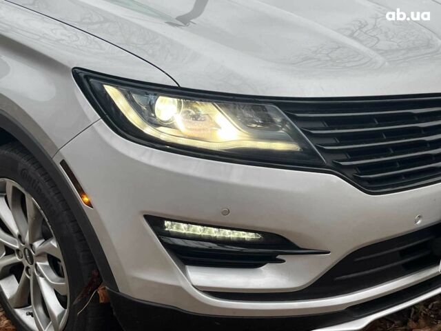 Серый Линкольн МКС, объемом двигателя 2 л и пробегом 146 тыс. км за 13740 $, фото 3 на Automoto.ua