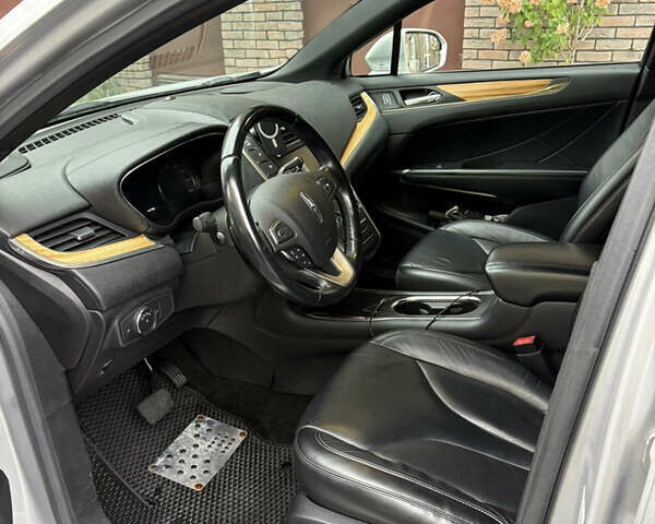 Серый Линкольн МКС, объемом двигателя 2 л и пробегом 146 тыс. км за 13000 $, фото 8 на Automoto.ua