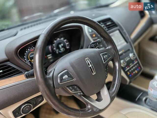 Сірий Лінкольн МКС, об'ємом двигуна 2 л та пробігом 230 тис. км за 14500 $, фото 25 на Automoto.ua