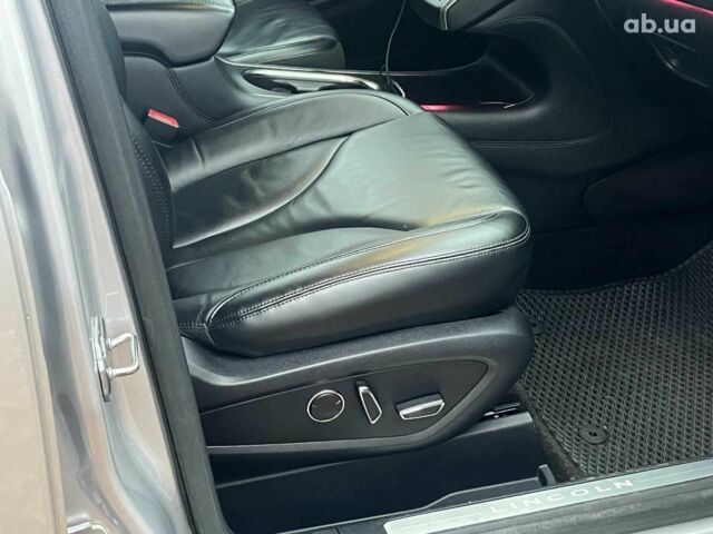 Серый Линкольн МКС, объемом двигателя 2 л и пробегом 146 тыс. км за 13740 $, фото 15 на Automoto.ua