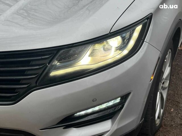 Серый Линкольн МКС, объемом двигателя 2 л и пробегом 146 тыс. км за 13740 $, фото 4 на Automoto.ua