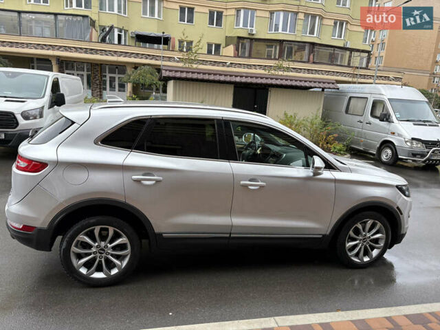 Серый Линкольн МКС, объемом двигателя 2 л и пробегом 146 тыс. км за 13000 $, фото 2 на Automoto.ua