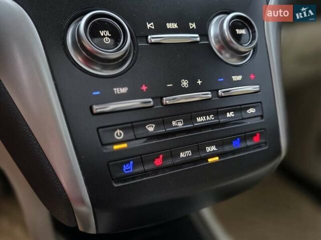 Сірий Лінкольн МКС, об'ємом двигуна 2 л та пробігом 230 тис. км за 14500 $, фото 24 на Automoto.ua