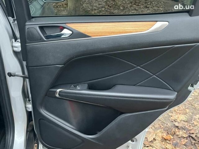 Серый Линкольн МКС, объемом двигателя 2 л и пробегом 146 тыс. км за 13740 $, фото 18 на Automoto.ua