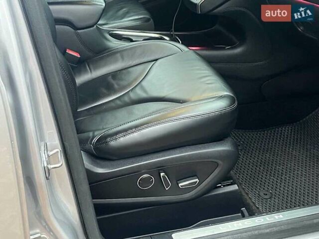 Серый Линкольн МКС, объемом двигателя 2 л и пробегом 146 тыс. км за 13740 $, фото 15 на Automoto.ua