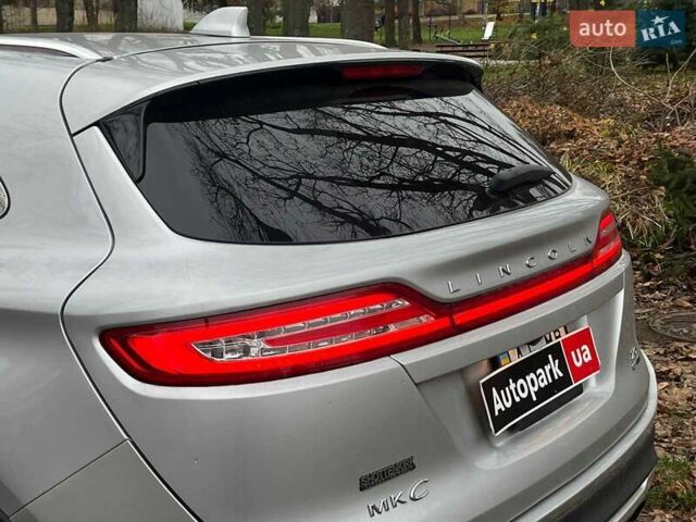 Серый Линкольн МКС, объемом двигателя 2 л и пробегом 146 тыс. км за 13740 $, фото 8 на Automoto.ua
