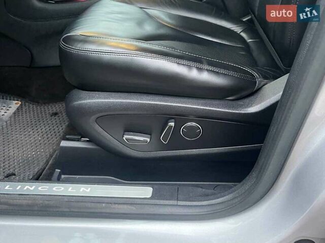 Серый Линкольн МКС, объемом двигателя 2 л и пробегом 146 тыс. км за 13740 $, фото 24 на Automoto.ua