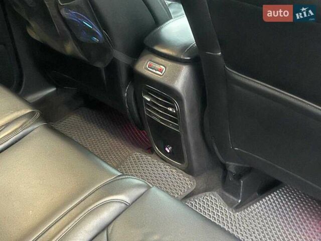 Серый Линкольн МКС, объемом двигателя 2 л и пробегом 146 тыс. км за 13740 $, фото 20 на Automoto.ua