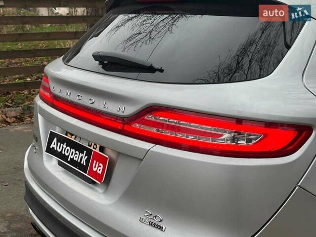 Серый Линкольн МКС, объемом двигателя 2 л и пробегом 146 тыс. км за 13740 $, фото 10 на Automoto.ua