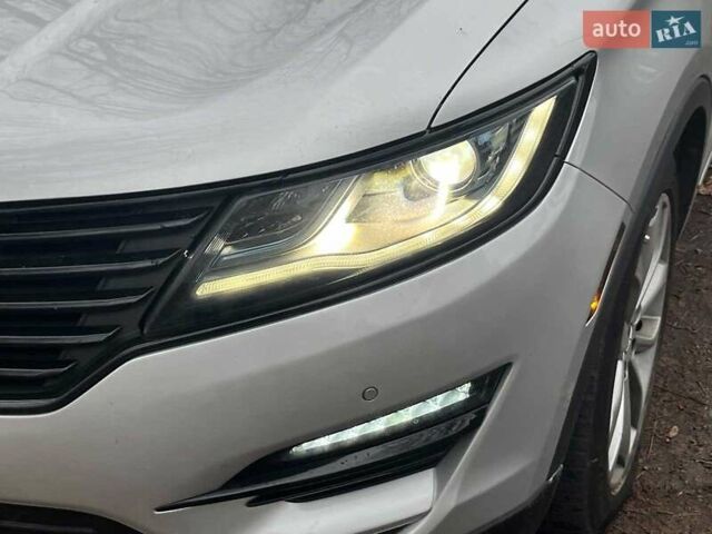 Серый Линкольн МКС, объемом двигателя 2 л и пробегом 146 тыс. км за 13740 $, фото 4 на Automoto.ua