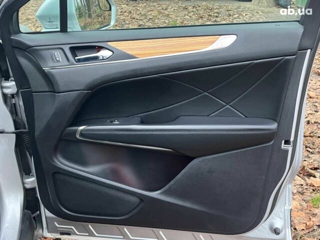 Серый Линкольн МКС, объемом двигателя 2 л и пробегом 146 тыс. км за 13740 $, фото 14 на Automoto.ua