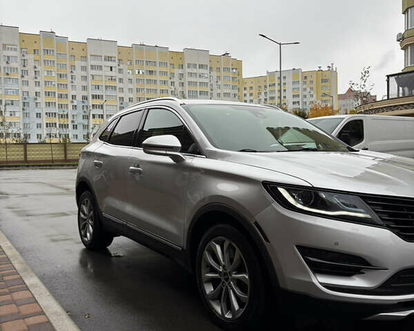 Серый Линкольн МКС, объемом двигателя 2 л и пробегом 146 тыс. км за 13000 $, фото 1 на Automoto.ua