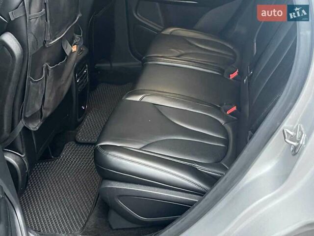 Серый Линкольн МКС, объемом двигателя 2 л и пробегом 146 тыс. км за 13740 $, фото 21 на Automoto.ua