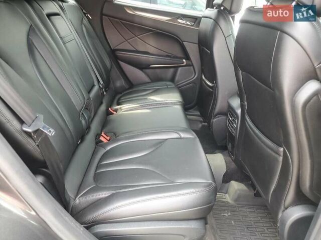 Сірий Лінкольн МКС, об'ємом двигуна 2 л та пробігом 119 тис. км за 2500 $, фото 10 на Automoto.ua