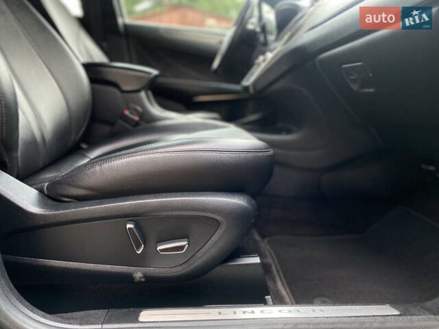 Серый Линкольн МКС, объемом двигателя 2 л и пробегом 239 тыс. км за 11400 $, фото 19 на Automoto.ua