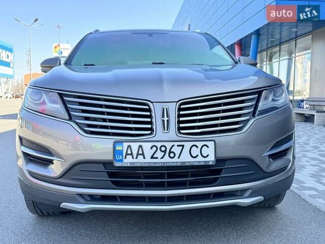 Серый Линкольн МКС, объемом двигателя 2 л и пробегом 135 тыс. км за 18500 $, фото 4 на Automoto.ua