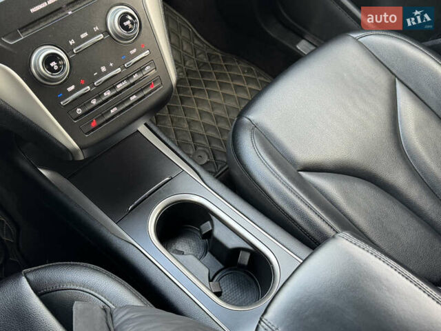 Сірий Лінкольн МКС, об'ємом двигуна 2 л та пробігом 120 тис. км за 12900 $, фото 13 на Automoto.ua
