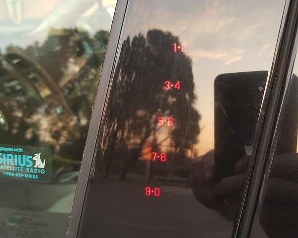 Сірий Лінкольн МКС, об'ємом двигуна 2 л та пробігом 81 тис. км за 17555 $, фото 11 на Automoto.ua