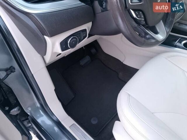 Сірий Лінкольн МКС, об'ємом двигуна 2 л та пробігом 117 тис. км за 17000 $, фото 19 на Automoto.ua