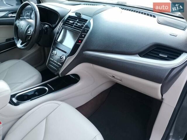 Сірий Лінкольн МКС, об'ємом двигуна 2 л та пробігом 117 тис. км за 17000 $, фото 33 на Automoto.ua