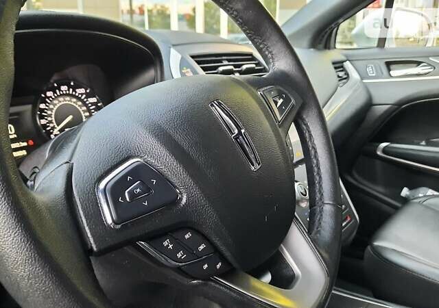Сірий Лінкольн МКС, об'ємом двигуна 2 л та пробігом 49 тис. км за 20500 $, фото 2 на Automoto.ua