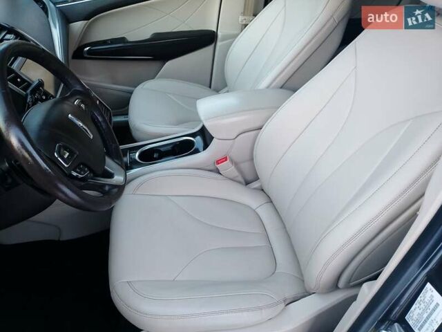 Сірий Лінкольн МКС, об'ємом двигуна 2 л та пробігом 117 тис. км за 17000 $, фото 21 на Automoto.ua