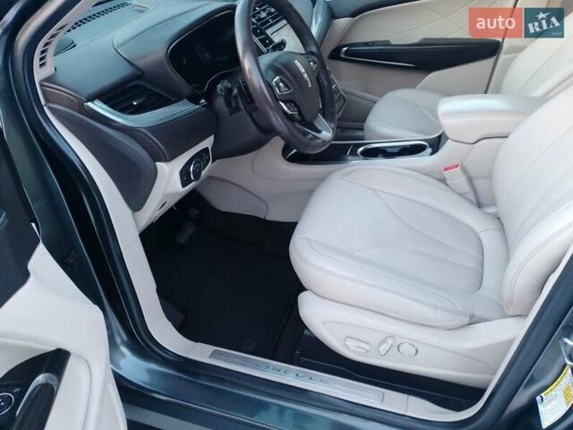 Сірий Лінкольн МКС, об'ємом двигуна 2 л та пробігом 117 тис. км за 17000 $, фото 18 на Automoto.ua