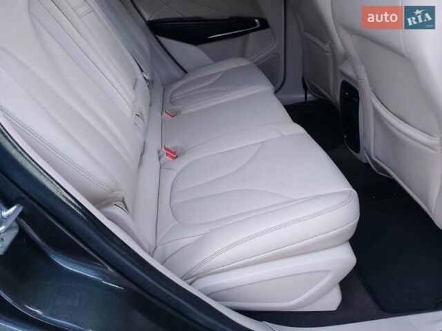 Сірий Лінкольн МКС, об'ємом двигуна 2 л та пробігом 117 тис. км за 17000 $, фото 30 на Automoto.ua