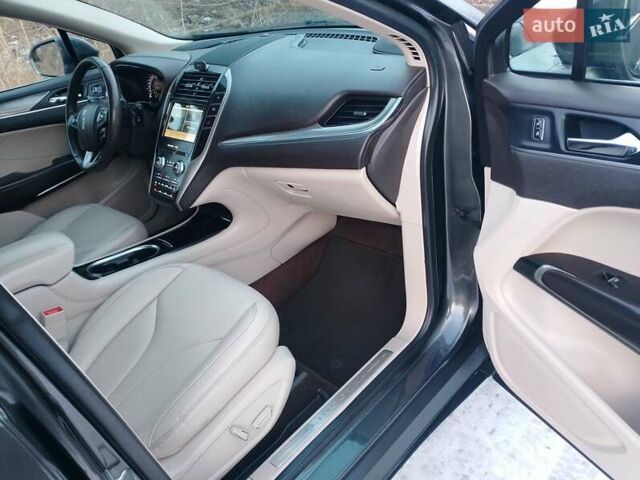 Сірий Лінкольн МКС, об'ємом двигуна 2 л та пробігом 117 тис. км за 17000 $, фото 35 на Automoto.ua