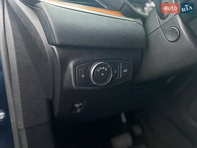 Синій Лінкольн МКС, об'ємом двигуна 2 л та пробігом 152 тис. км за 15490 $, фото 20 на Automoto.ua