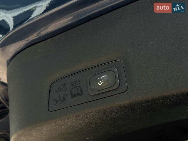 Синий Линкольн МКС, объемом двигателя 2.3 л и пробегом 112 тыс. км за 15800 $, фото 23 на Automoto.ua