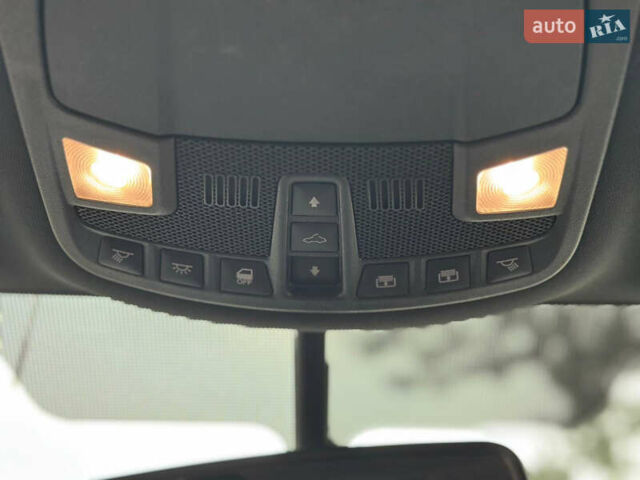 Синій Лінкольн МКС, об'ємом двигуна 2 л та пробігом 117 тис. км за 12499 $, фото 29 на Automoto.ua