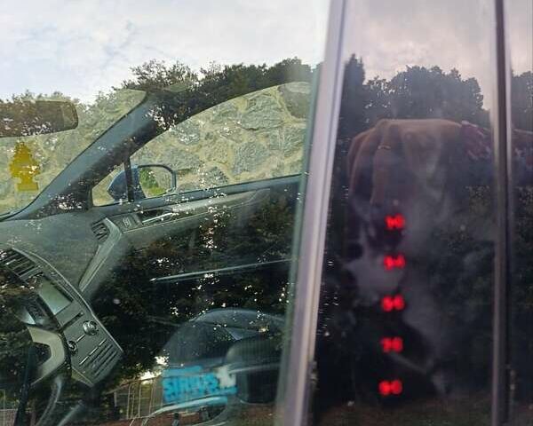 Синій Лінкольн МКС, об'ємом двигуна 2 л та пробігом 161 тис. км за 13500 $, фото 14 на Automoto.ua