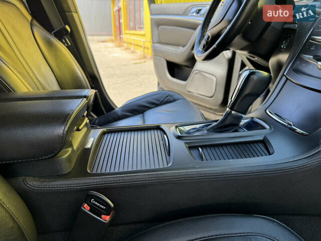 Черный Линкольн МКС, объемом двигателя 3.73 л и пробегом 192 тыс. км за 16500 $, фото 6 на Automoto.ua