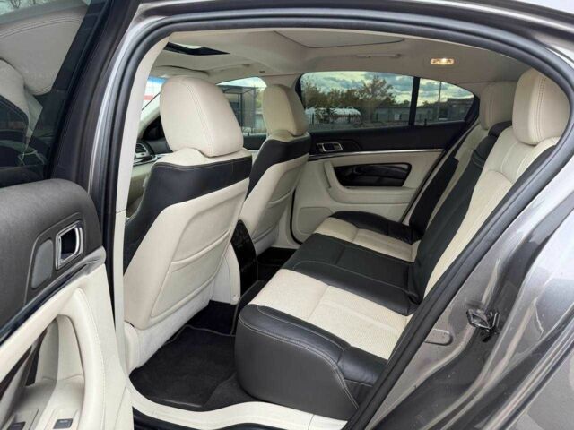 Серый Линкольн МКС, объемом двигателя 3.7 л и пробегом 107 тыс. км за 20000 $, фото 11 на Automoto.ua