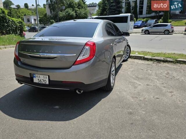 Серый Линкольн МКС, объемом двигателя 3.7 л и пробегом 122 тыс. км за 16700 $, фото 1 на Automoto.ua